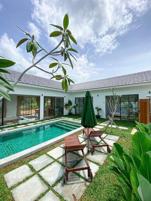 Allure Villa Cempaka Private Pool Kuantan Exterior foto